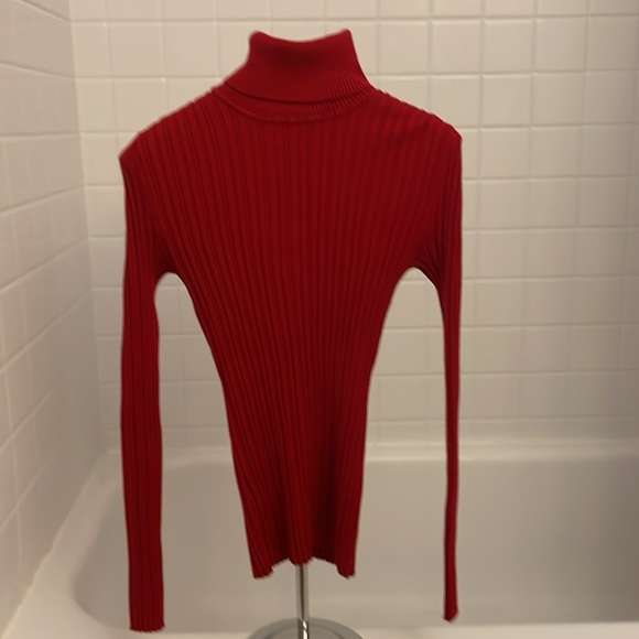 It’s Our Time Turtleneck red sweater, size L. Stretchy, soft and delicate - Picture 8 of 17